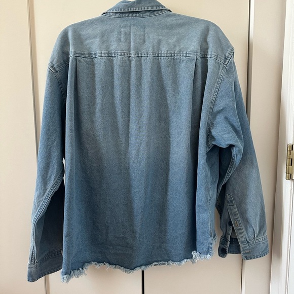 Lucky Brand Raw Edge Cropped Denim Button Up Shirt - Picture 3 of 6